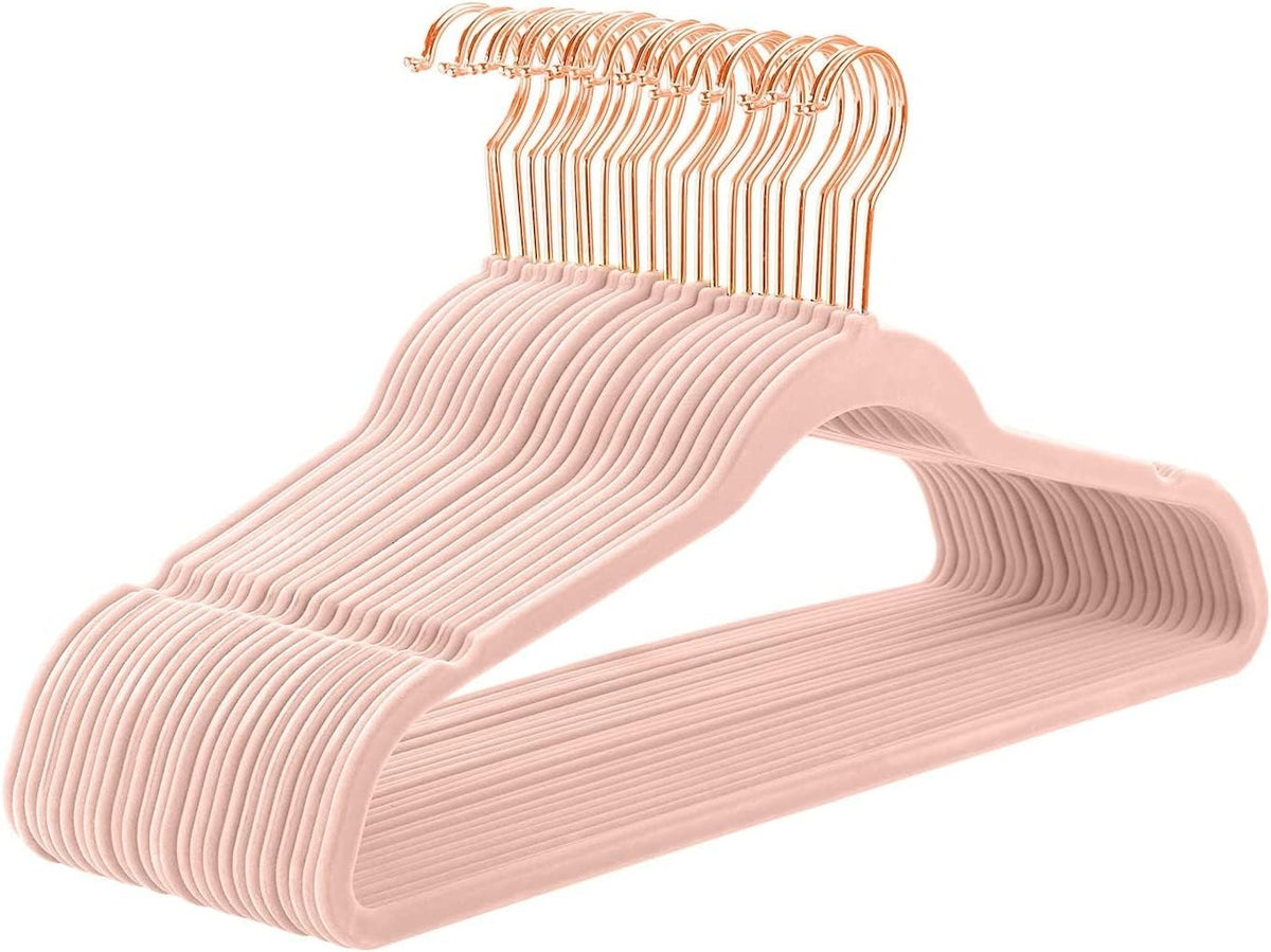 MIZGI Premium Velvet Hangers (60 Pack) Heavy Duty - Non Slip Felt Hangers - Blush Pink - Rose Gold 360 Degree Swivel Hooks,Space Saving Clothes Hanger,Durable Strong Hanger for Suits,Coats