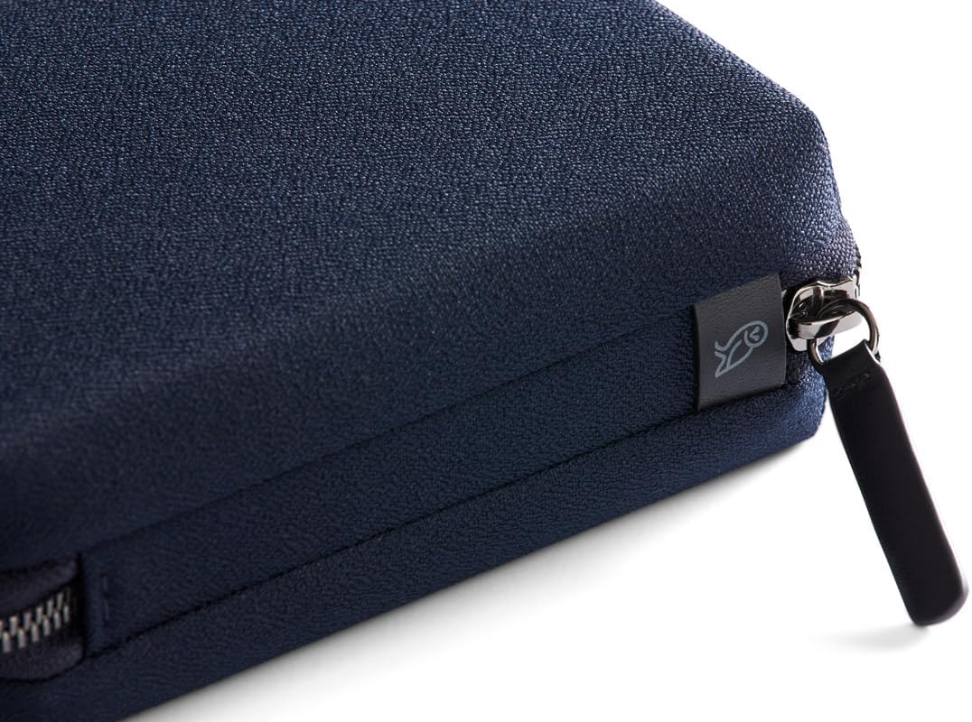 Bellroy Tech Kit Compact (charger, cables, mouse, powerbank, USB keys, dongles) - Navy