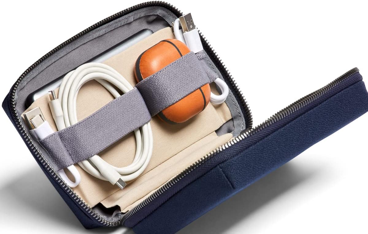 Bellroy Tech Kit Compact (charger, cables, mouse, powerbank, USB keys, dongles) - Navy