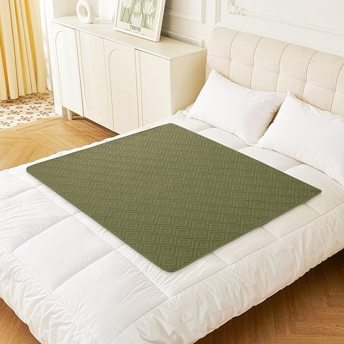hyha Waterproof Dog Blanket, Soft Pet Bed Blankets, Waterproof Sofa Couch Cover for Dogs Washable, Reversible Pet Couch Covers for Sofa Furniture (40x50 Inch, Green/Navy Blue)