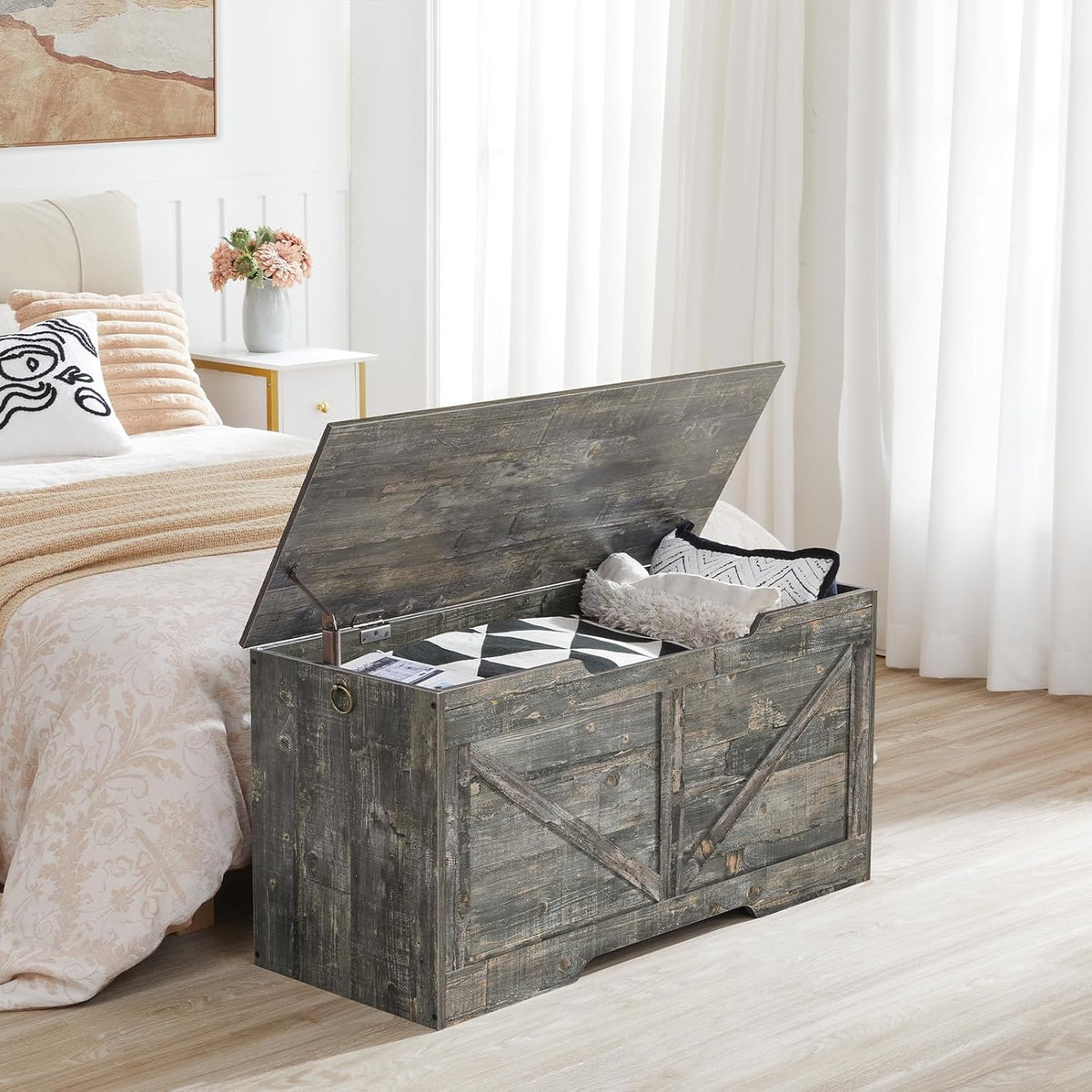 HOOBRO Storage Bench, 39.4” Retro Wooden Storage Chest with U-Shaped Cut-Out Pull, Safety Hinge, Supports 220 lb and Easy Assembly for Toy Box Organizer (Vintage Gray) VP771CW01